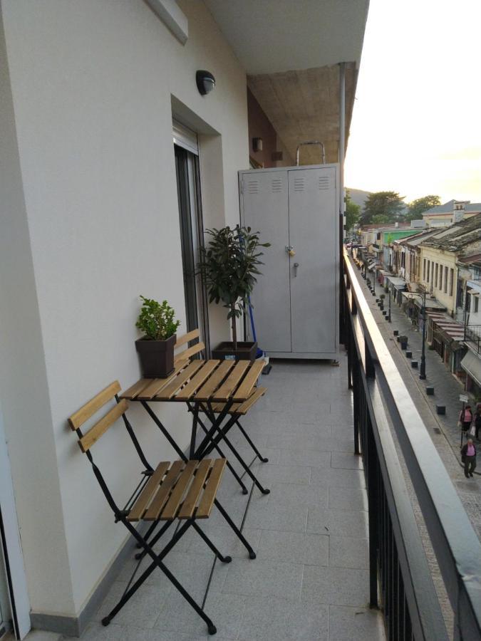 Wood & White Apartment In Historic Center With 2 Bedrooms Ioánnina Exteriör bild
